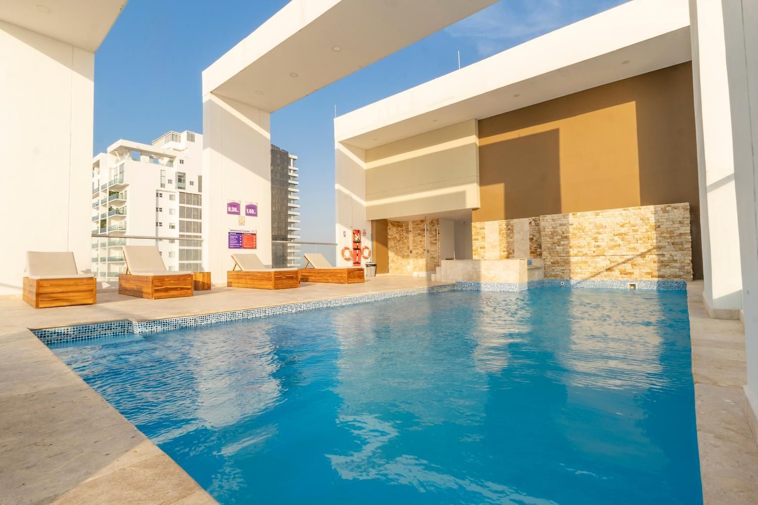 Apartment Luxury Duplex With Pool, Sunset Views, & Comfort *