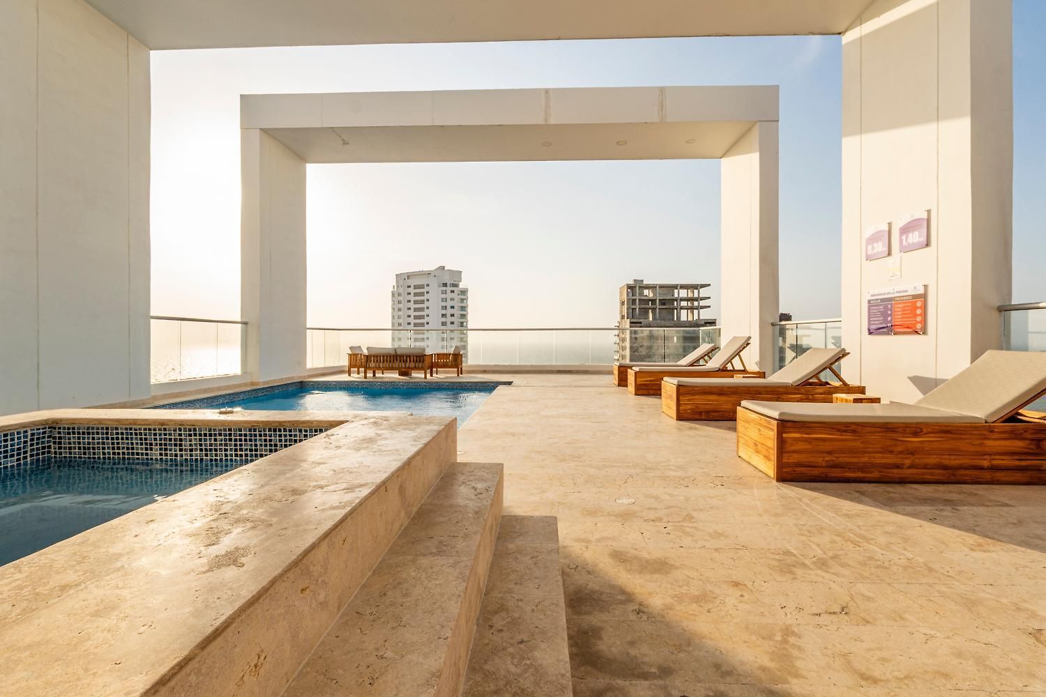Luxury Duplex With Pool, Sunset Views, & Comfort *